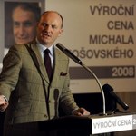 Kontrowersyjny milioner założy partię w Polsce