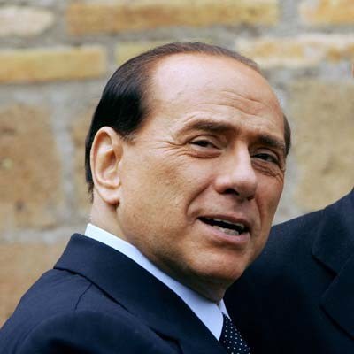Kontrowersyjny Silvio Berlusconi jest już bohaterem całej serii ksiązek na swój temat. /AFP