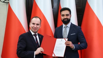 Kontrowersyjny youtuber nie opuści prezydenckiej rady