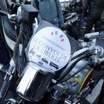 "Konwój wolności" przeciwników restrykcji zmierza do Paryża