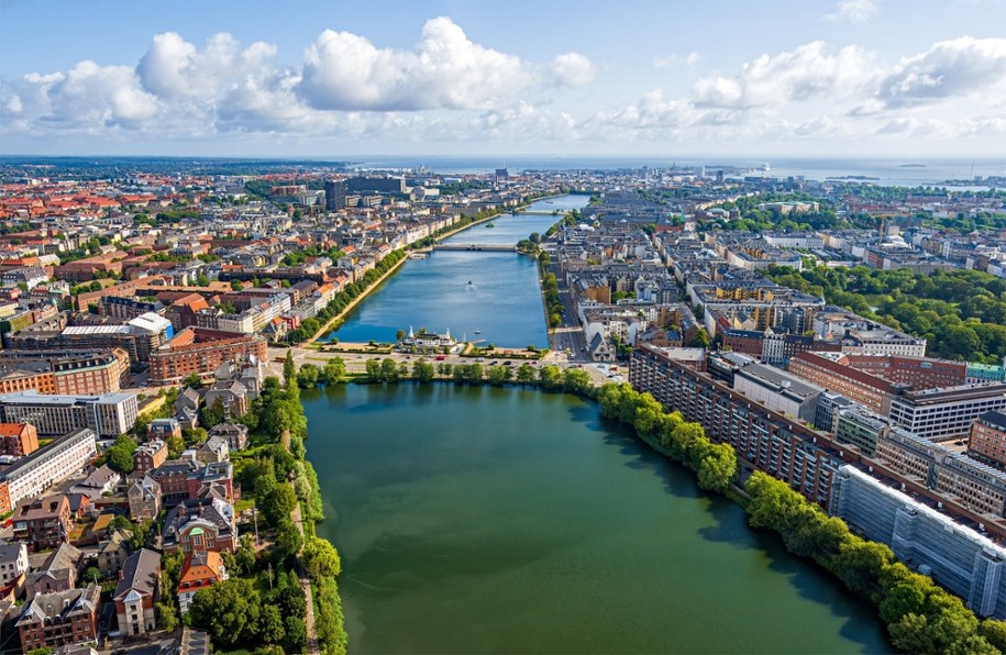 Kopenhaga buduje Lynetteholm – sztuczną wyspę, która ma chronić miasto przed powodziami i zapewnić nowe mieszkania /Shutterstock