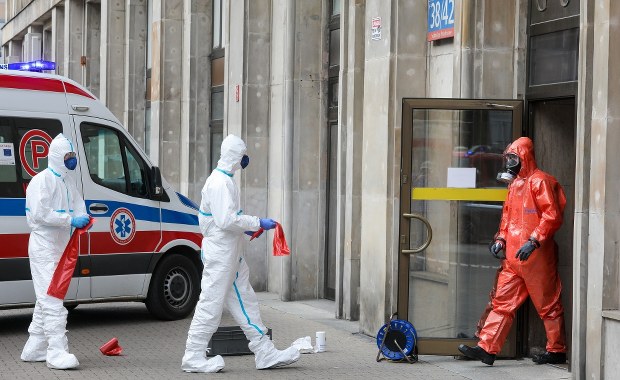 Koperta z proszkiem w prokuraturze w warszawskim Śródmieściu