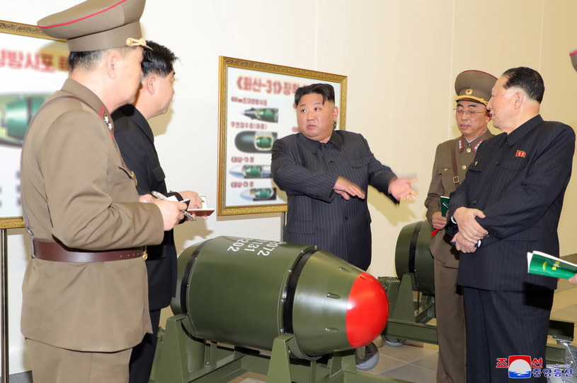 Korea Północna chwali się głowicami jądrowymi / 	KCNA    /PAP