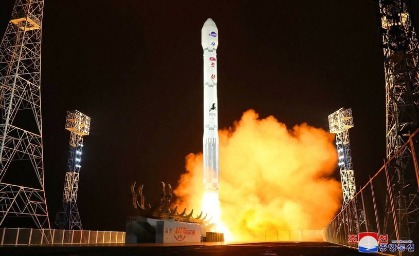Korea Północna wystrzeliła satelitę rozpoznawczego Malligyong-1 /STR/AFP/East News /East News