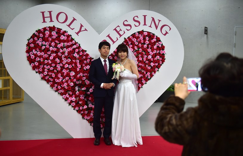 Korea Południowa: Zbiorowy ślub członków sekty Moona /AFP
