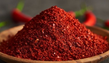 Koreańczycy dodają do zup, mięs i kapusty. Mocniejsze od chilli, obniża poziom kortyzolu i zmniejsza stres