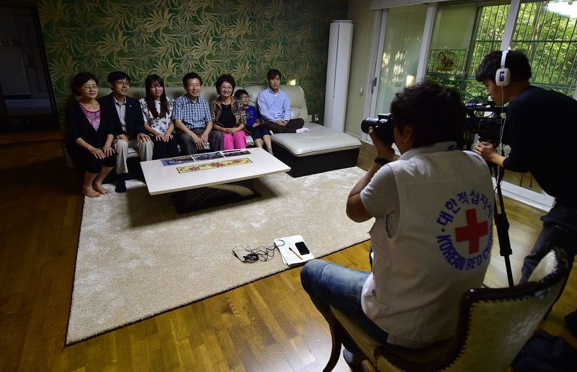 Koreańczycy z Południa wciąż mają nadzieję na zobaczenie bliskich z Północy /JUNG YEON-JE /AFP