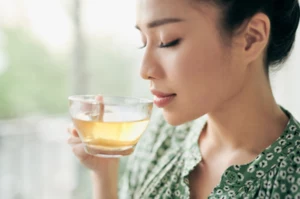 Koreanki piją zamiast wody. Opóźnia starzenie, stymuluje pracę jelit