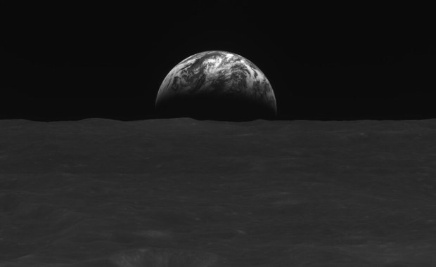 Koreańskie zdjęcie Ziemi znad Księżyca