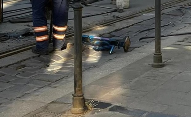 Korek na drogach i objazd tramwajów. Powodem kolejne wybrzuszenie szyn