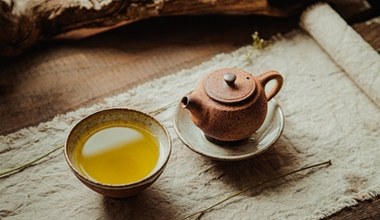 Корисніший за зелений чай, пахне печивом. Зміцнює судини і виводить воду з організму