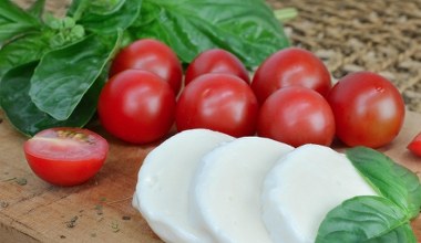 Корисний сир для діабетиків. Низькокалорійний, підтримує стабільний рівень цукру в крові