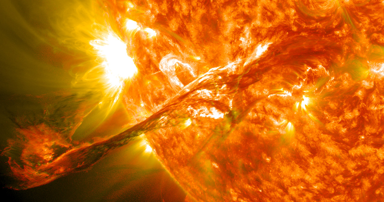 Koronalny wyrzut masy (CME) na Słońcu 31 sierpnia 2012 roku. Zdjęcie z Solar Dynamics Observatory /NASA's Goddard Space Flight Center /Wikimedia