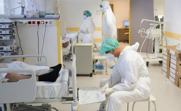 Koronawirus. Boże Narodzenie pod znakiem obostrzeń [RAPORT]