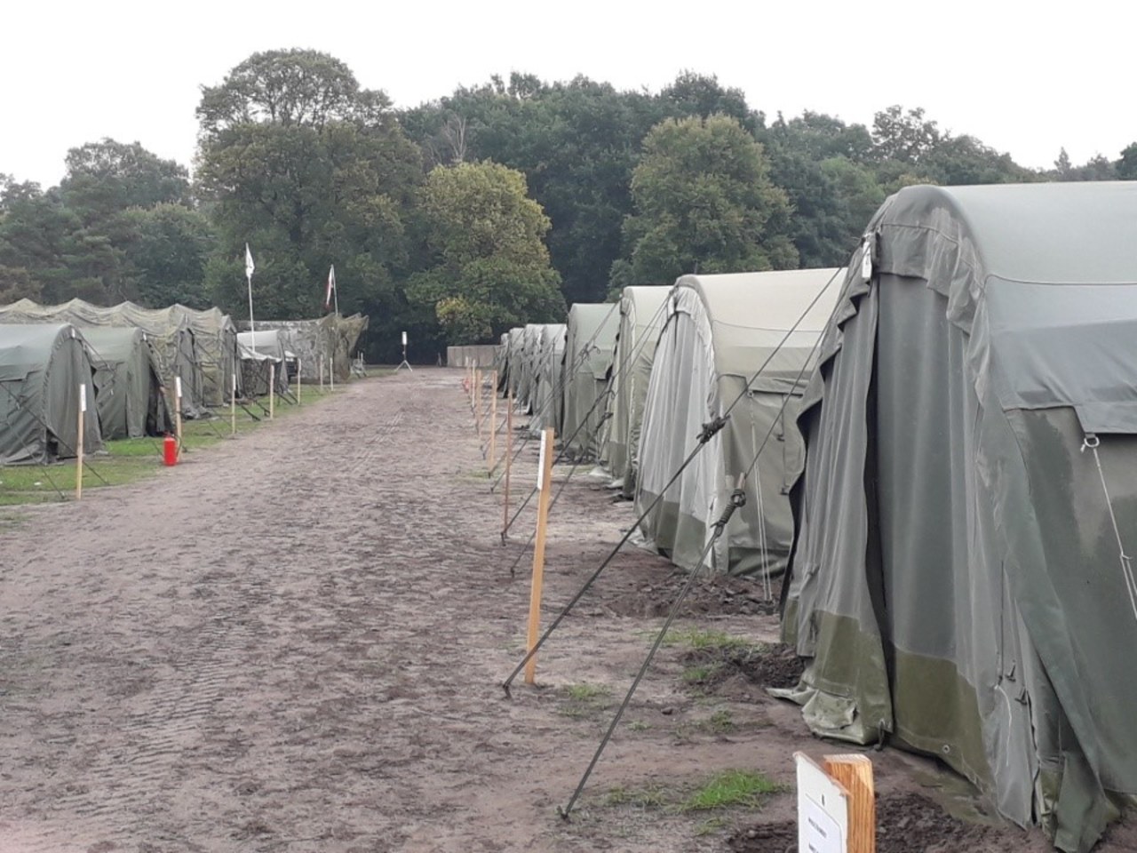 Koronawirus. Ćwiczenia rezerwistów przerwane, uczestnicy muszą przebywać w kilkunastoosobowych namiotach