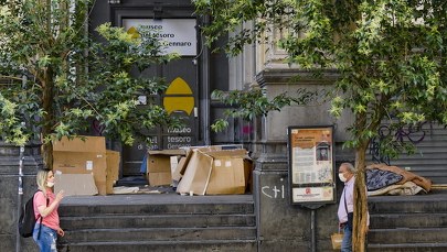 Koronawirus. Ekspert: Chorują coraz młodsi, ale mniej dotkliwie