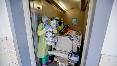 Koronawirus może ukrywać się w płucach osób uznanych za wyleczone