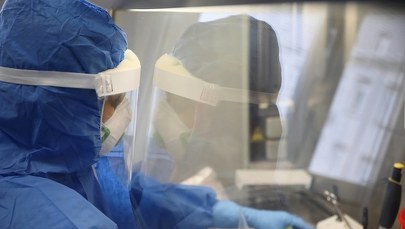 Koronawirus pochodzi z chińskiego laboratorium? Były szef brytyjskiego wywiadu wierzy, że został wypuszczony przez przypadek