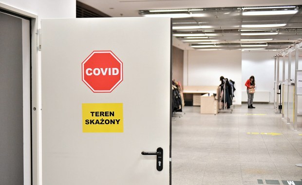 Koronawirus w Polsce. 438 osób zmarło, ponad 10 tys. nowych zakażeń [NOWE DANE]