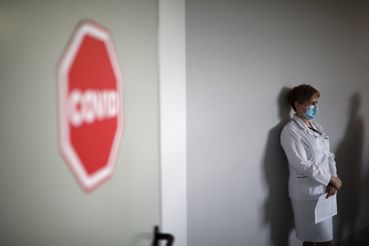 Koronawirus w Polsce: 565 zgonów, niemal 13 tysięcy nowych zakażeń [AKTUALNE DANE]