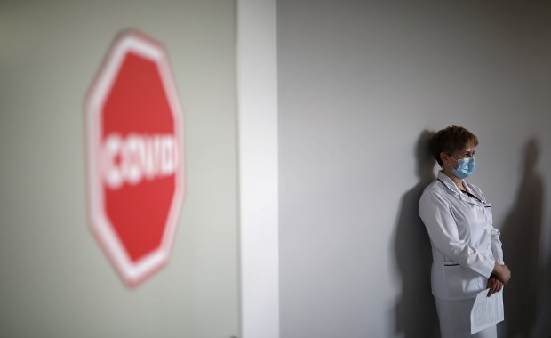 Koronawirus w Polsce: 565 zgonów, niemal 13 tysięcy nowych zakażeń [AKTUALNE DANE]