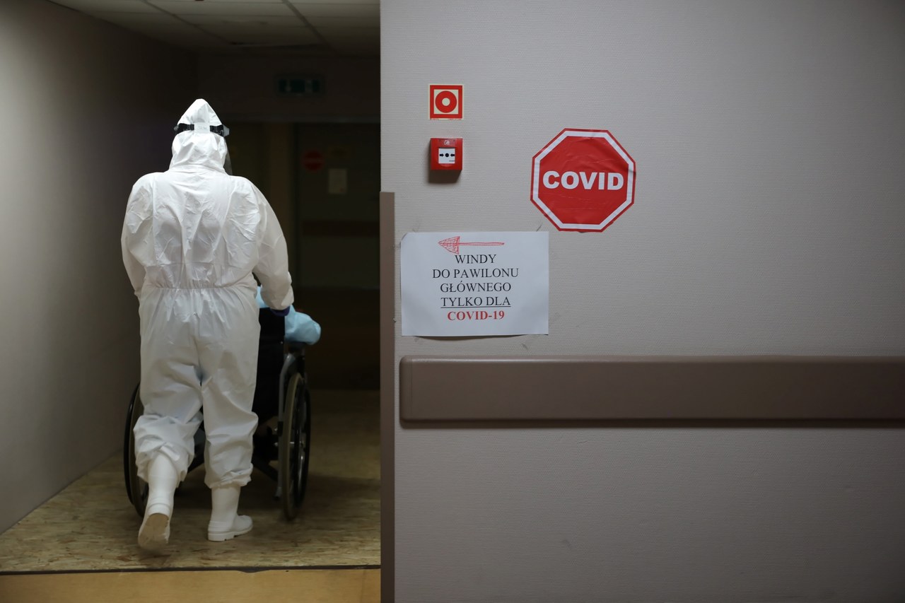 Koronawirus w Polsce. Blisko 14 tys. nowych zakażeń, zmarło 470 chorych na Covid-19 [NOWE DANE]