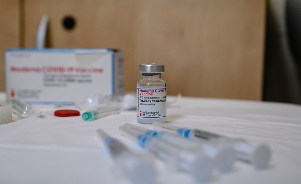 Koronawirus w Polsce. Blisko 6 tys. nowych zakażeń, zmarły 283 osoby [NOWE DANE]