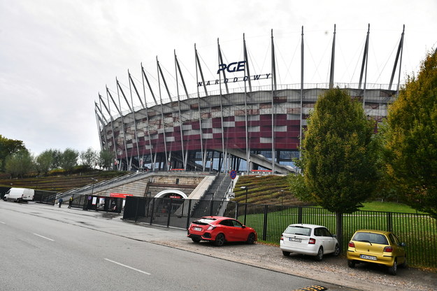 Koronawirus w Polsce. Budowa szpitala polowego na stadionie PGE Narodowy w Warszawie /Andrzej Lange /PAP