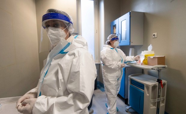 Koronawirus w Polsce. Duży spadek liczby zakażeń i zgonów [NOWE DANE]