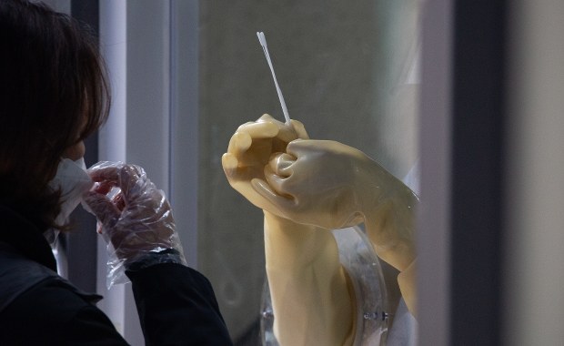 Koronawirus w Polsce. Duży spadek liczby zakażeń [NOWE DANE]