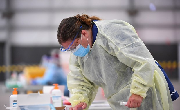 Koronawirus w Polsce. Kolejny spadek liczby zakażeń, 42 osoby zmarły [NOWE DANE]