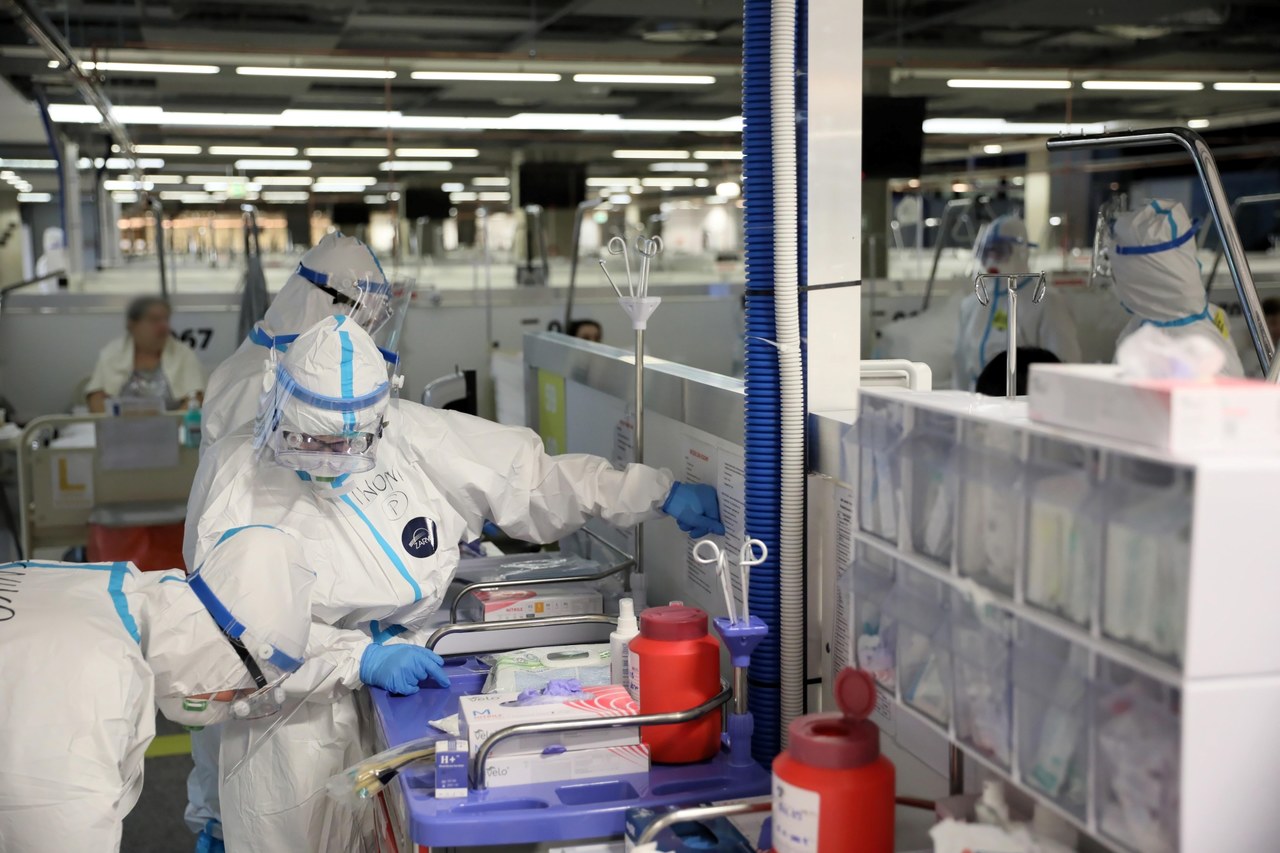 Koronawirus w Polsce: Prawie 5 tys. nowych zakażeń. Nie żyje 96 osób 