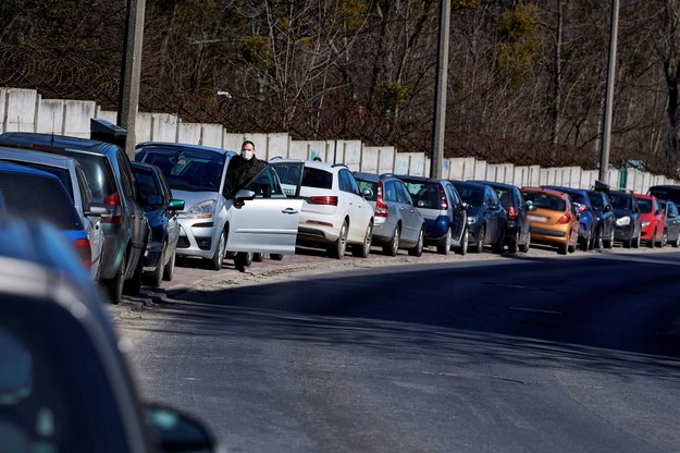 Koronawirus w Polsce. Samochody zaparkowane w zawieszonej strefie płatnego parkowania wokół Uniwersyteckiego Centrum Klinicznego w Gdańsku / 	Adam Warżawa    /PAP