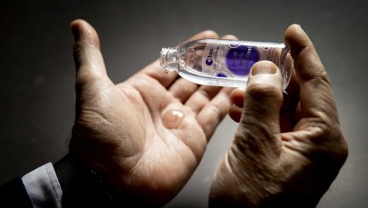 Koronawirus w Polsce: Szkoły dostaną milion litrów środka dezynfekującego