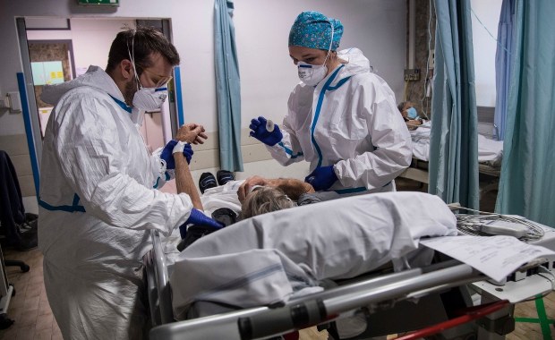 Koronawirus w Polsce. Zmarło 283 chorych na Covid-19, blisko 11,5 tys. nowych zakażeń [DANE Z NIEDZIELI]