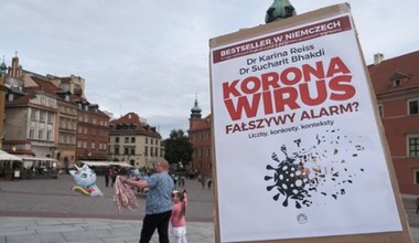 Koronawirus. Warszawa: Demonstracja przeciwników obostrzeń