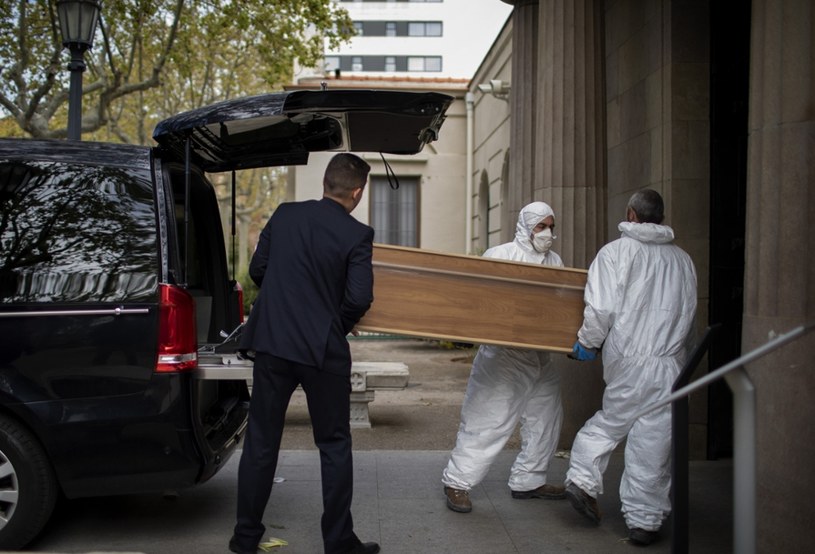 Koronawirus zbiera w Hiszpanii śmiertelne żniwo /AP/Associated Press /East News