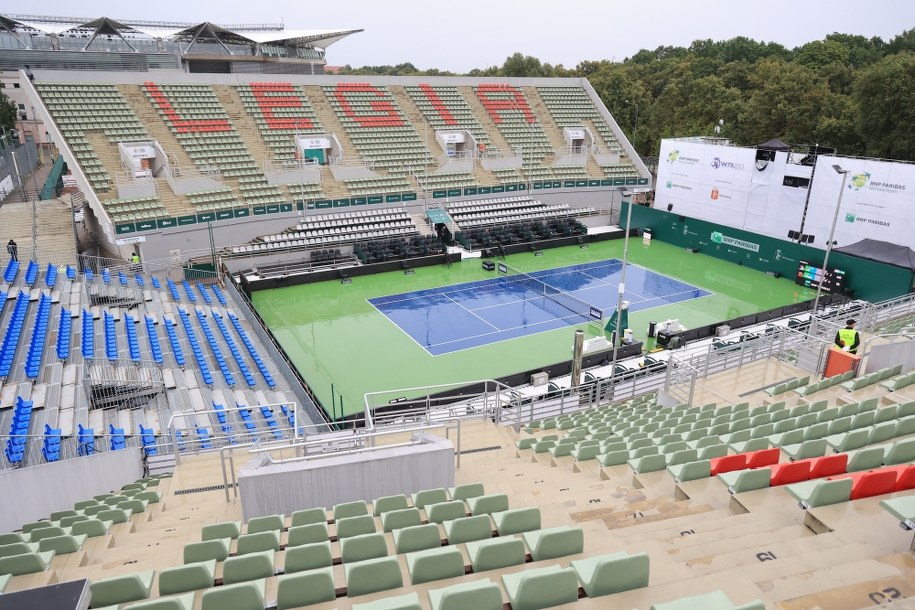Kort centralny warszawskiej Legii podczas turnieju tenisowego WTA BNP Paribas Poland Open /Szymon Pulcyn /PAP