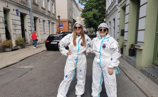 Kortowiada 2023. Barwna parada studentów przeszła przez Olsztyn