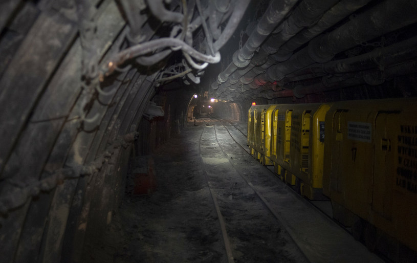 Korytarz w kopalni, zdjęcie ilustracyjne /Lukasz Kalinowski/East News /East News