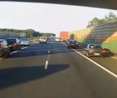 "Korytarz życia – włącz myślenie!”. Strażacy apelują do kierowców