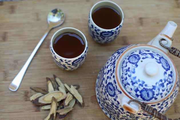 korzeń lukrecji herbata /© Photogenica