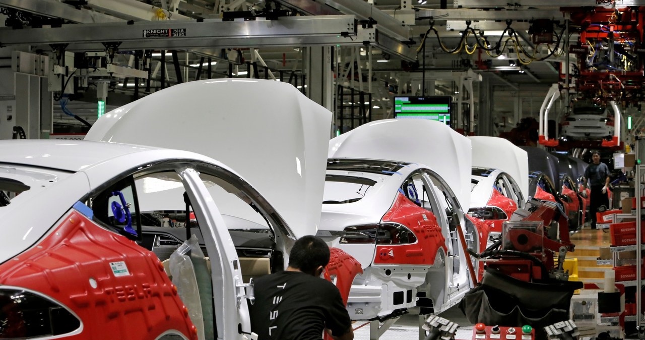 Korzyści płynące z wykorzystania aluminiowego procesu odlewania udowodniła już Tesla /Getty Images