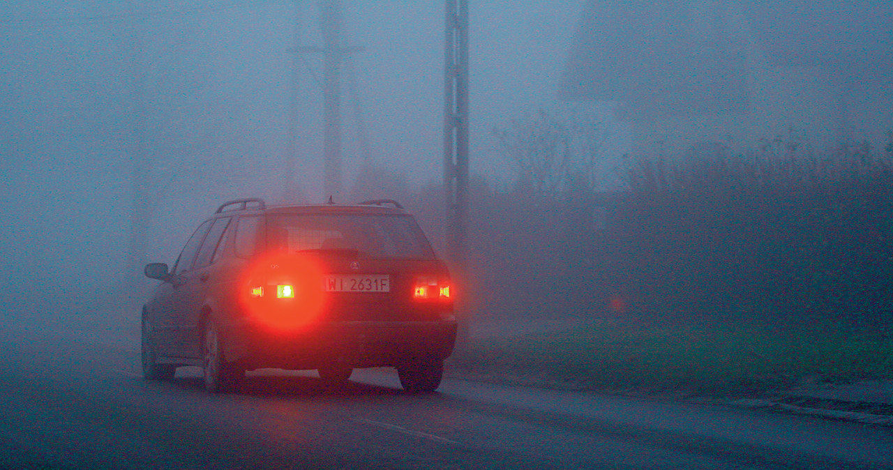 Korzystanie ze świateł przeciwmgłowych nie jest obowiązkowe. /Motor