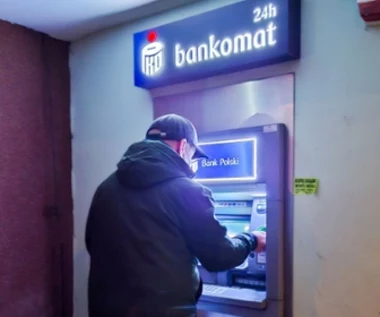 Korzystasz z bankomatu? Zwróć uwagę na szczegóły. Polski bank ostrzega klientów