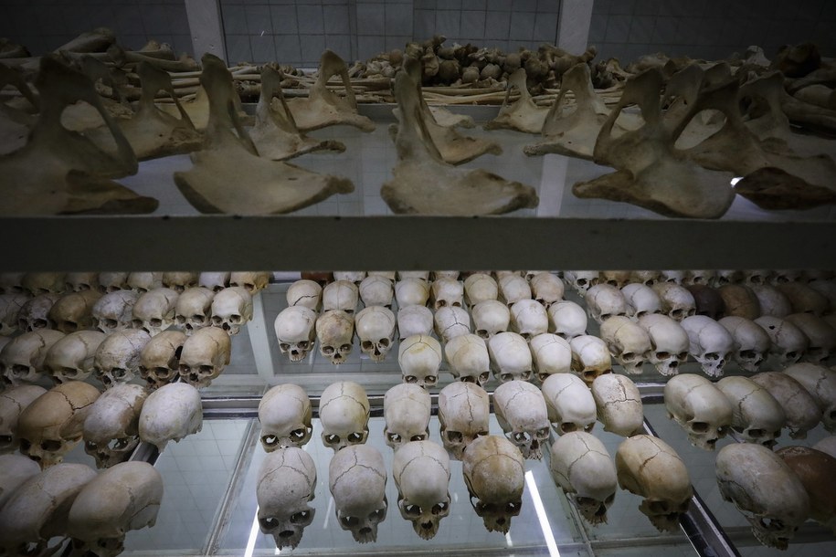 Kości ofiar masakry /DAI KUROKAWA /PAP/EPA