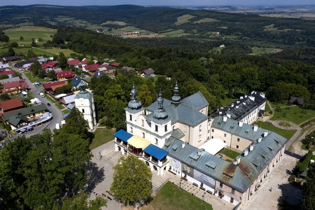 Kościół pod wezwaniem Znalezienia Krzyża Świętego w Sanktuarium Męki Pańskiej i Matki Bożej Kalwaryjskiej w Kalwarii Pacławskiej /Darek Delmanowicz /PAP