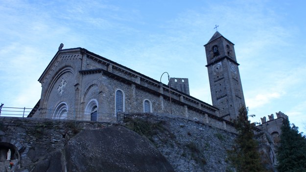 Kościół San Costanzo w Pont Canavese /Shutterstock