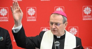 Kościół szykuje się na wojnę? Przewodniczący Episkopatu o "zrozumiałych obawach"