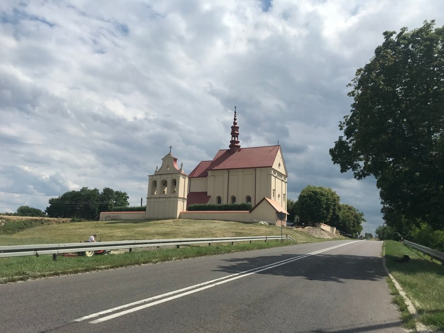 Kościół w Świeciechowie Poduchownym, przy którym prowadzone są prace archeologiczne /Krzysztof Kot /RMF FM